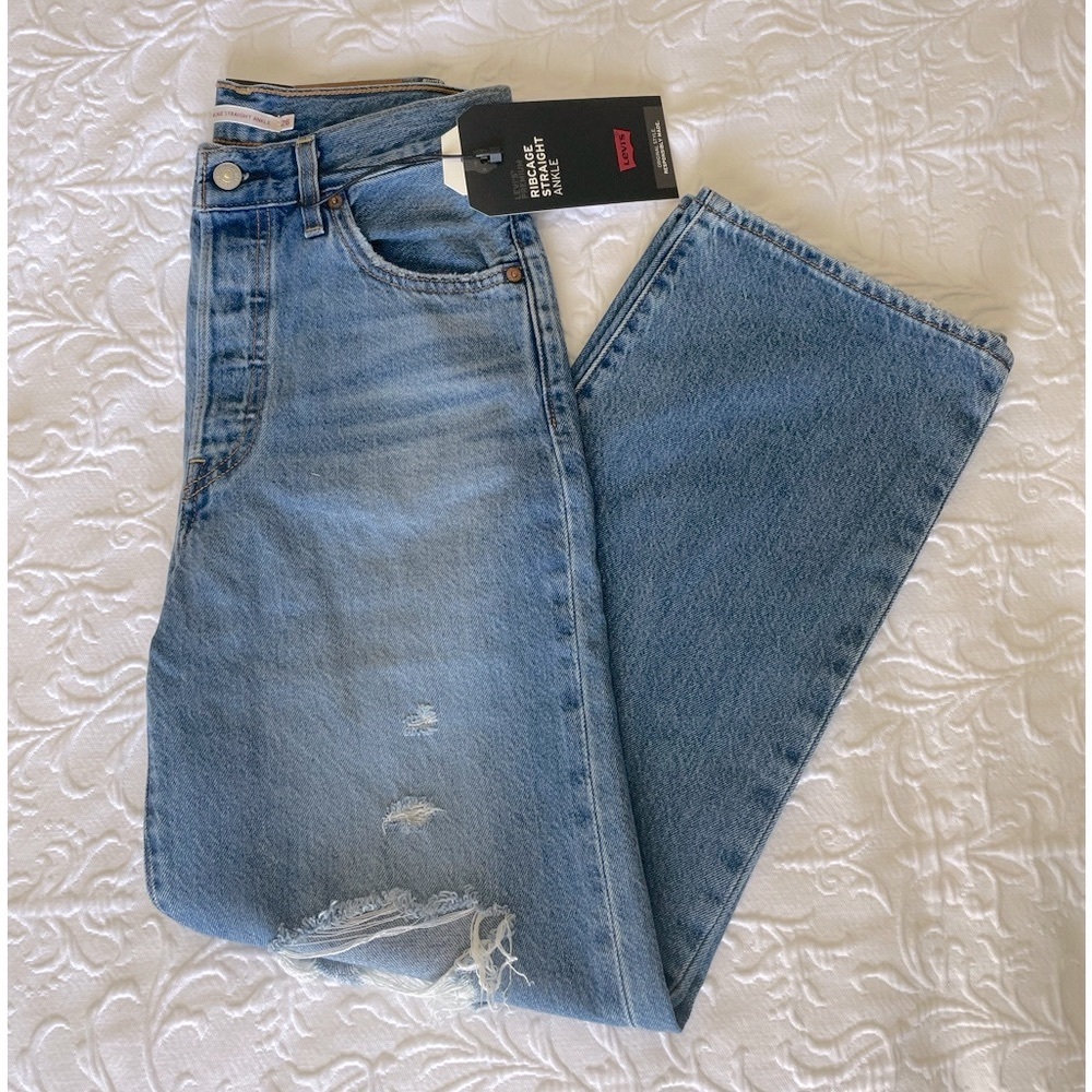 Levi's Ribcage super high waisted jeans size 26